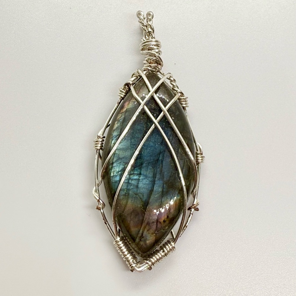 Wire Wrapped Labradorite Pendant
